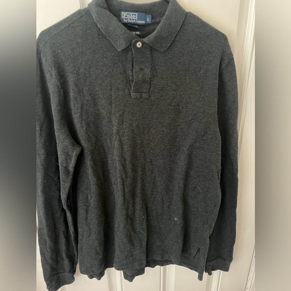Men’s grey Ralph Lauren Long sleeve size large. Worn once perfect condition